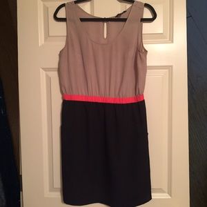 Comfy casual dress w/ pockets built in 🙌🏼